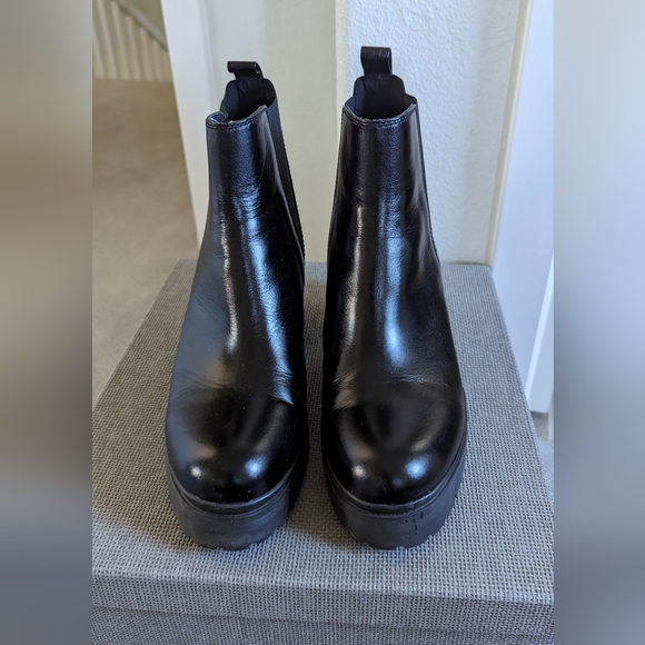 Jeffrey Campbell Lug Sole Chelsea Boots - Picture 5 of 6